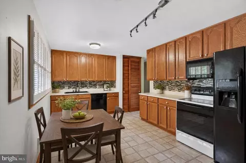 Kitchen - 936 Allen Dr, Winchester, VA 22601 photo 3 of 3