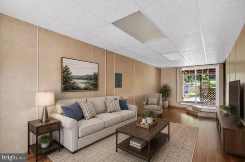 Living - 936 Allen Dr, Winchester, VA 22601 photo 3 of 3