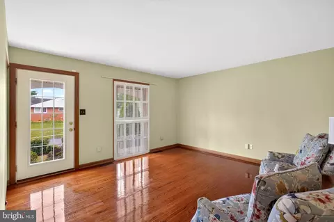 Living - 936 Allen Dr, Winchester, VA 22601 photo 1 of 3