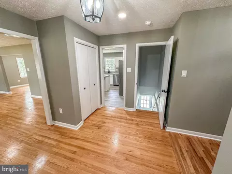 Entry Way - 110 Russellcroft Rd, Winchester, VA 22601 photo 4 of 4