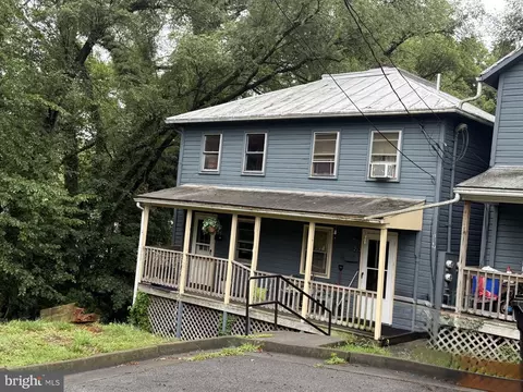 211 E 213-215 E Clifford St, Winchester, VA 22601 photo 2