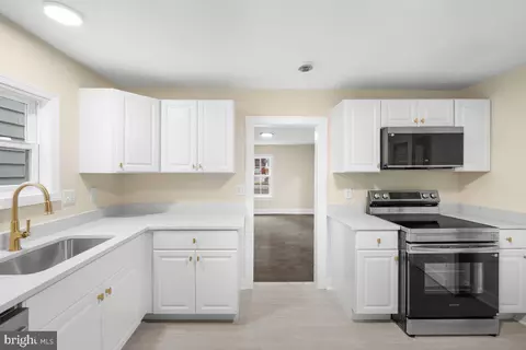 Kitchen - 21 E Germain St, Winchester, VA 22601 photo 1 of 1