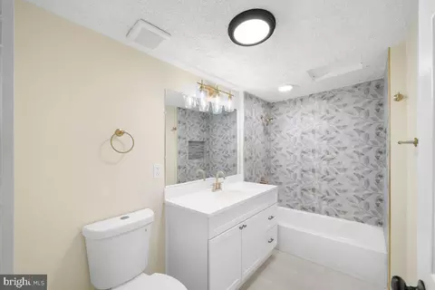 Bath - 21 E Germain St, Winchester, VA 22601 photo 1 of 3