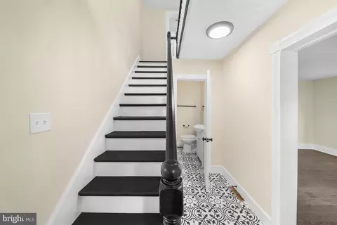 Entry Way - 21 E Germain St, Winchester, VA 22601 photo 8 of 12