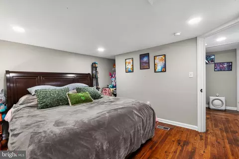 Bedroom - 117 E Pall Mall St, Winchester, VA 22601 photo 1 of 5