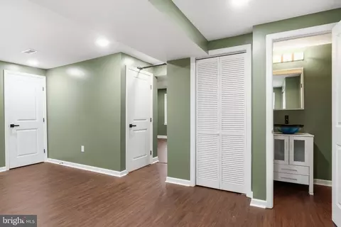 Entry Way - 117 E Pall Mall St, Winchester, VA 22601 photo 7 of 14