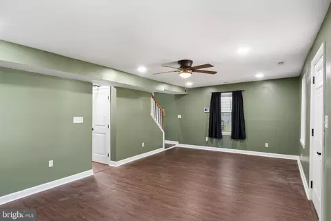 Entry Way - 117 E Pall Mall St, Winchester, VA 22601 photo 1 of 14