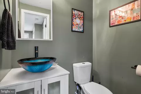 Bath - 117 E Pall Mall St, Winchester, VA 22601 photo 1 of 3