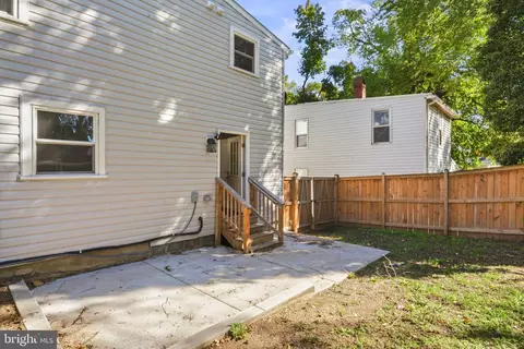 Exterior - 117 E Pall Mall St, Winchester, VA 22601 photo 2 of 4