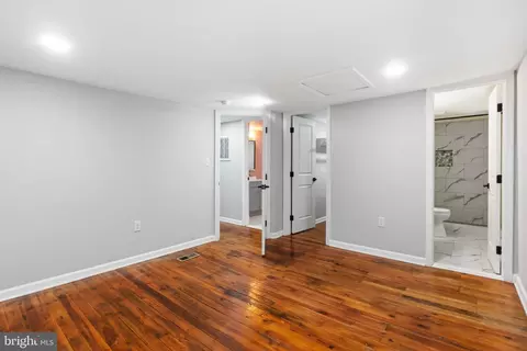 Entry Way - 117 E Pall Mall St, Winchester, VA 22601 photo 11 of 14