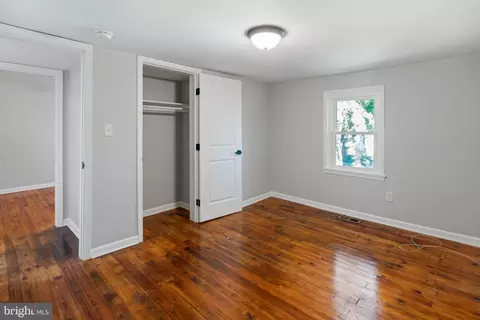 Entry Way - 117 E Pall Mall St, Winchester, VA 22601 photo 12 of 14