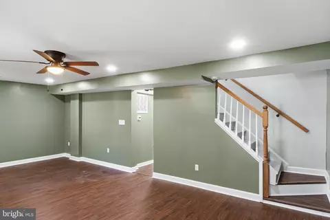 Entry Way - 117 E Pall Mall St, Winchester, VA 22601 photo 3 of 14