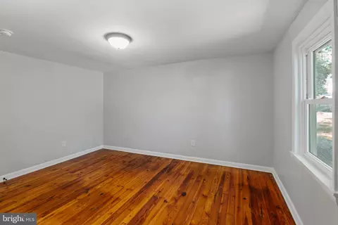 Bedroom - 117 E Pall Mall St, Winchester, VA 22601 photo 1 of 1