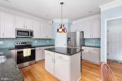 Kitchen - 922 Wayne Dr, Winchester, VA 22601 photo 2 of 5