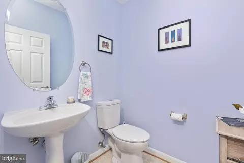 Entry Way - 922 Wayne Dr, Winchester, VA 22601 photo 3 of 5