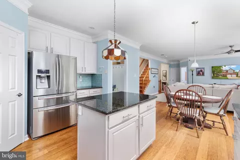 Kitchen - 922 Wayne Dr, Winchester, VA 22601 photo 4 of 5