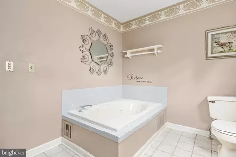 Bath - 769 Seldon Dr, Winchester, VA 22601 photo 5 of 6