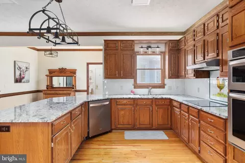 Kitchen - 769 Seldon Dr, Winchester, VA 22601 photo 8 of 11