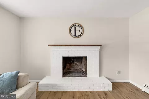 Living - 413 Superior Ave, Winchester, VA 22601 photo 2 of 2