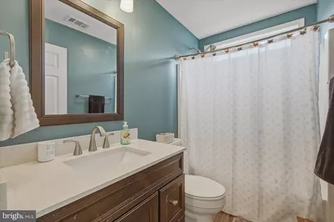 Bath - 2643 Middle Rd, Winchester, VA 22601 photo 3 of 4