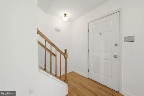 Entry Way - 103 E Germain St, Winchester, VA 22601 photo 2 of 6