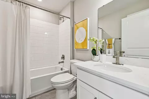 Bath - 660 Arden Ct, Winchester, VA 22601 photo 1 of 1