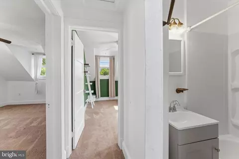 Entry Way - 17 Glaize Ave, Winchester, VA 22601 photo 5 of 5