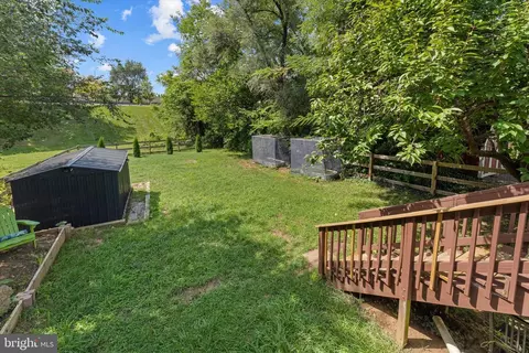 Exterior - 17 Glaize Ave, Winchester, VA 22601 photo 5 of 10