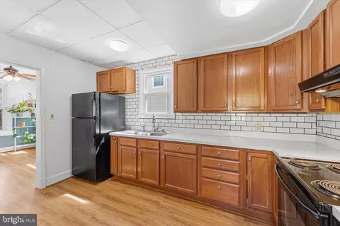Entry Way - 17 Glaize Ave, Winchester, VA 22601 photo 1 of 5