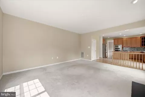 Living - 938 Wayne Dr, Winchester, VA 22601 photo 9 of 10