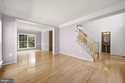 Living - 938 Wayne Dr, Winchester, VA 22601 photo 2 of 10