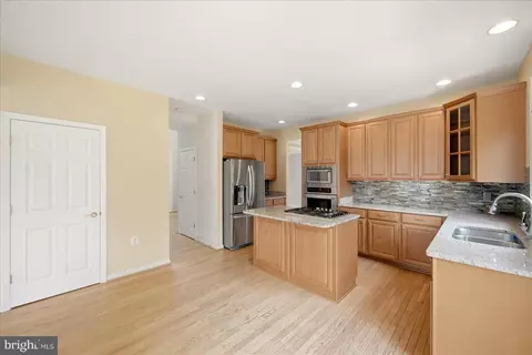 Kitchen - 938 Wayne Dr, Winchester, VA 22601 photo 5 of 8