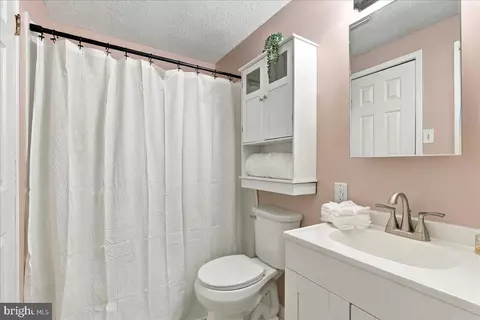 Bath - 1 E Hart St, Winchester, VA 22601 photo 2 of 3