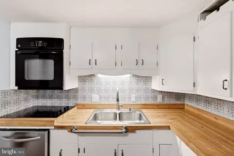 Kitchen - 1308 Commerce, Winchester, VA 22601 photo 3 of 4