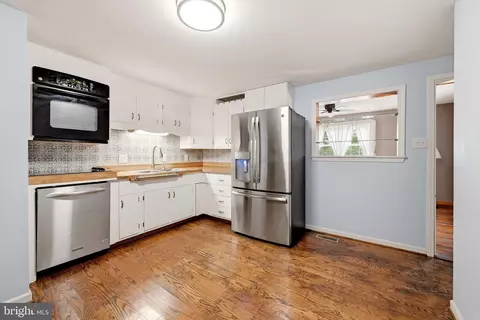 Kitchen - 1308 Commerce, Winchester, VA 22601 photo 4 of 4