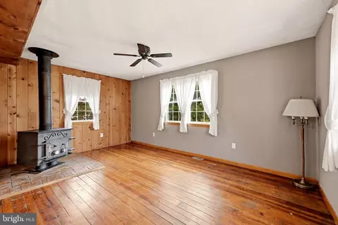 Living - 1308 Commerce, Winchester, VA 22601 photo 4 of 7