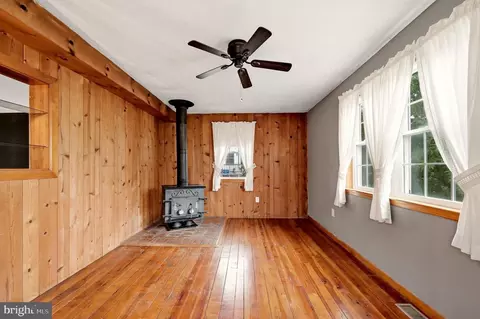 Living - 1308 Commerce, Winchester, VA 22601 photo 6 of 7