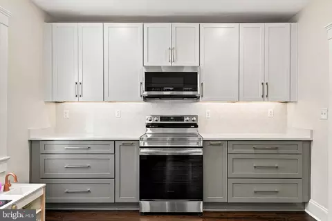 Kitchen - 338 E Piccadilly St, Winchester, VA 22601 photo 2 of 8