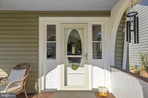Exterior - 338 E Piccadilly St, Winchester, VA 22601 photo 8 of 19