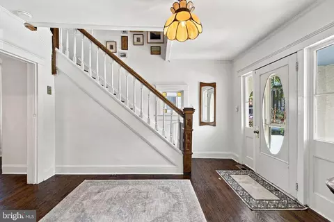 Entry Way - 338 E Piccadilly St, Winchester, VA 22601 photo 4 of 13