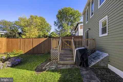 Exterior - 338 E Piccadilly St, Winchester, VA 22601 photo 12 of 19