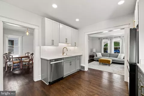 Kitchen - 338 E Piccadilly St, Winchester, VA 22601 photo 5 of 8