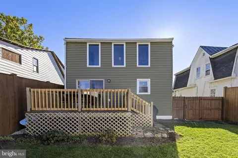 Exterior - 338 E Piccadilly St, Winchester, VA 22601 photo 17 of 19