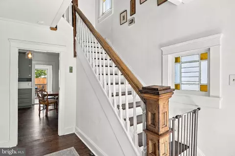 Entry Way - 338 E Piccadilly St, Winchester, VA 22601 photo 3 of 13