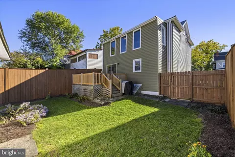 Exterior - 338 E Piccadilly St, Winchester, VA 22601 photo 18 of 19