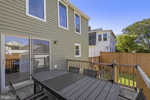 Exterior - 338 E Piccadilly St, Winchester, VA 22601 photo 10 of 19