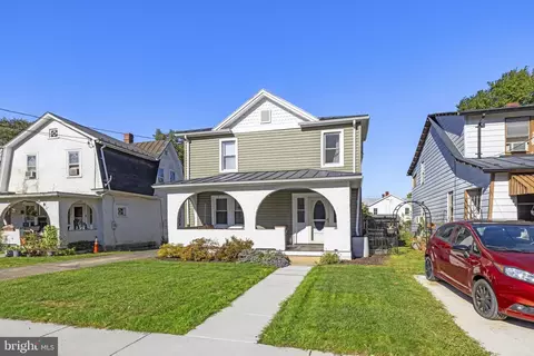 Exterior - 338 E Piccadilly St, Winchester, VA 22601 photo 3 of 19