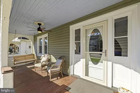 Exterior - 338 E Piccadilly St, Winchester, VA 22601 photo 5 of 19