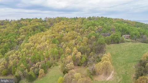 Seven Oaks Drive, Bentonville, VA 22610