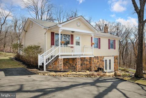552 Bragg Dr, Front Royal, VA 22630